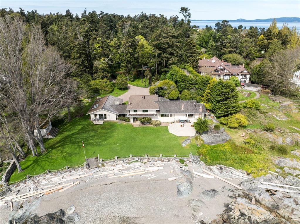 Third View of 3035 Mcanally Rd, Saanich, BC, V8N 4L3