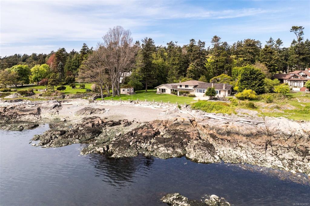 Fourth View of 3035 Mcanally Rd, Saanich, BC, V8N 4L3