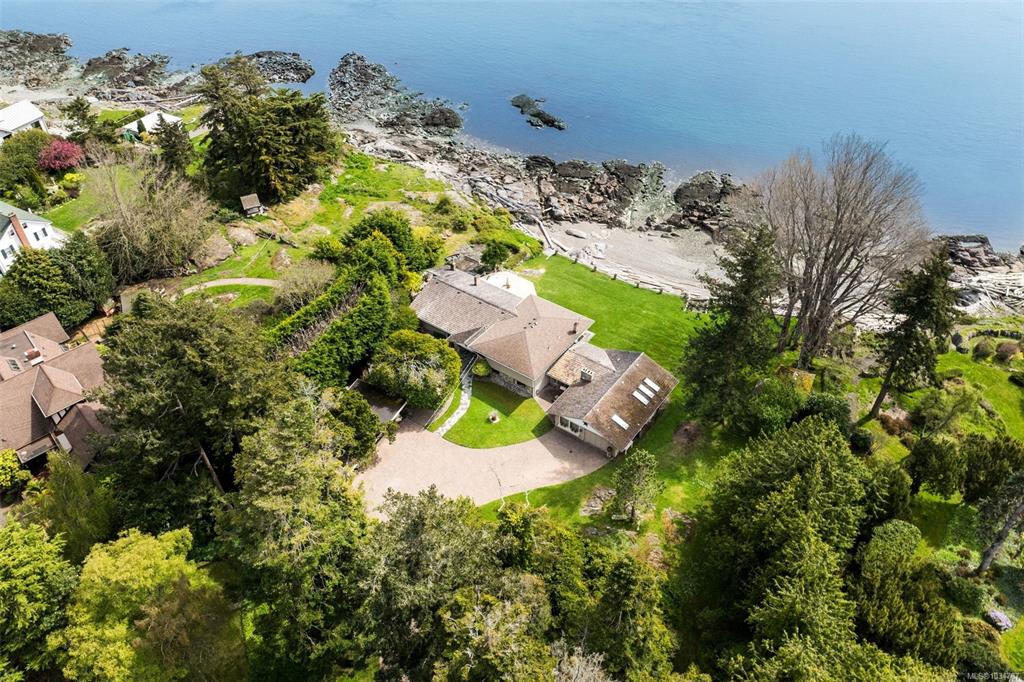 Fifth View of 3035 Mcanally Rd, Saanich, BC, V8N 4L3