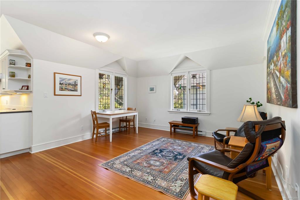 Fifth View of 349 Foul Bay Rd, The Aisling, Victoria, BC, V8S 4G6