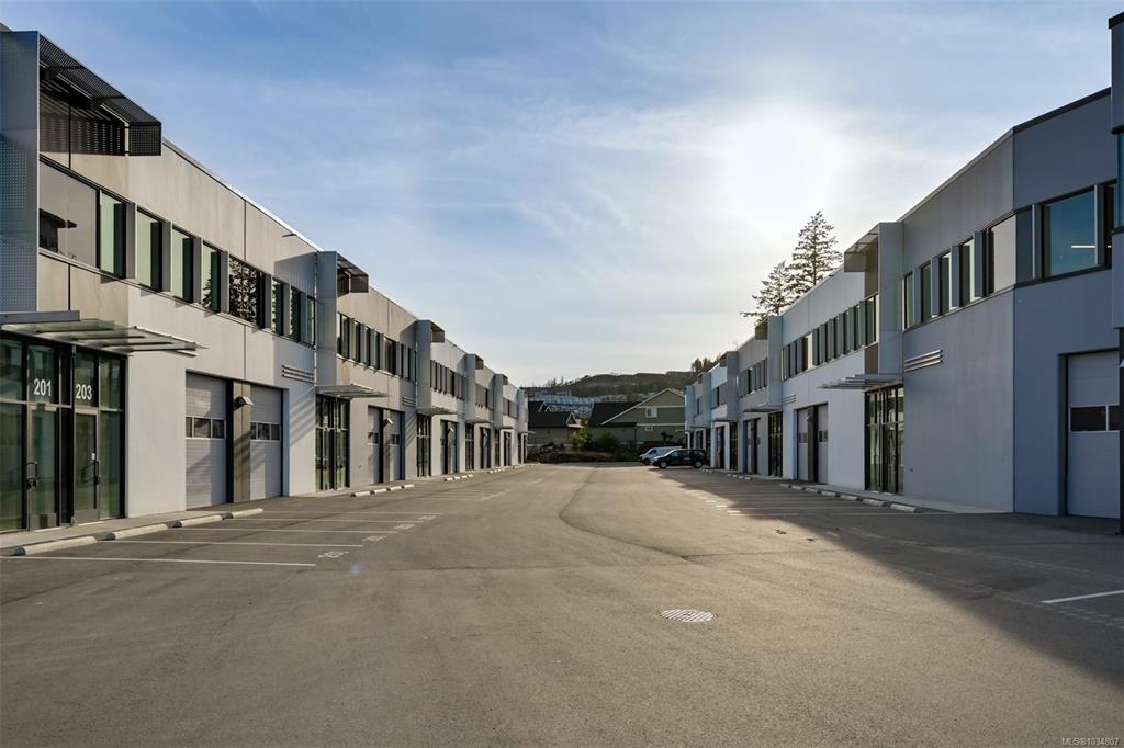 832 Mccallum Rd, 1034807, BC,