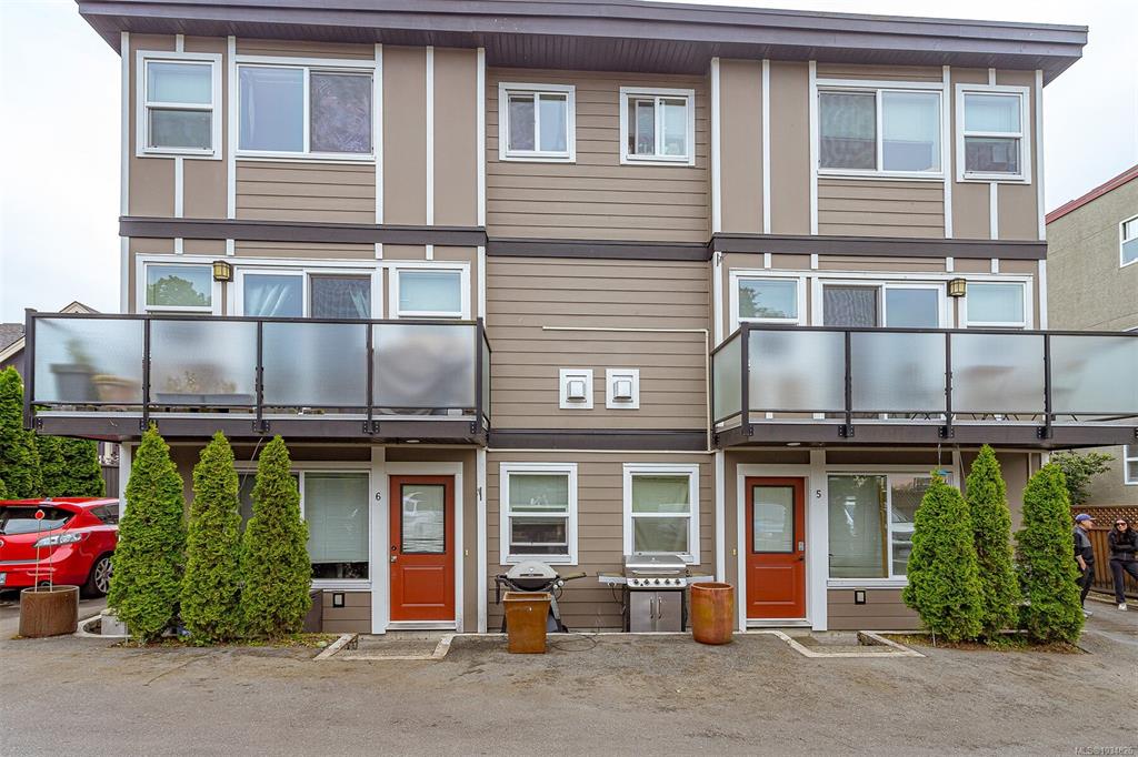 1044 Hillside Ave, 1034826, BC,