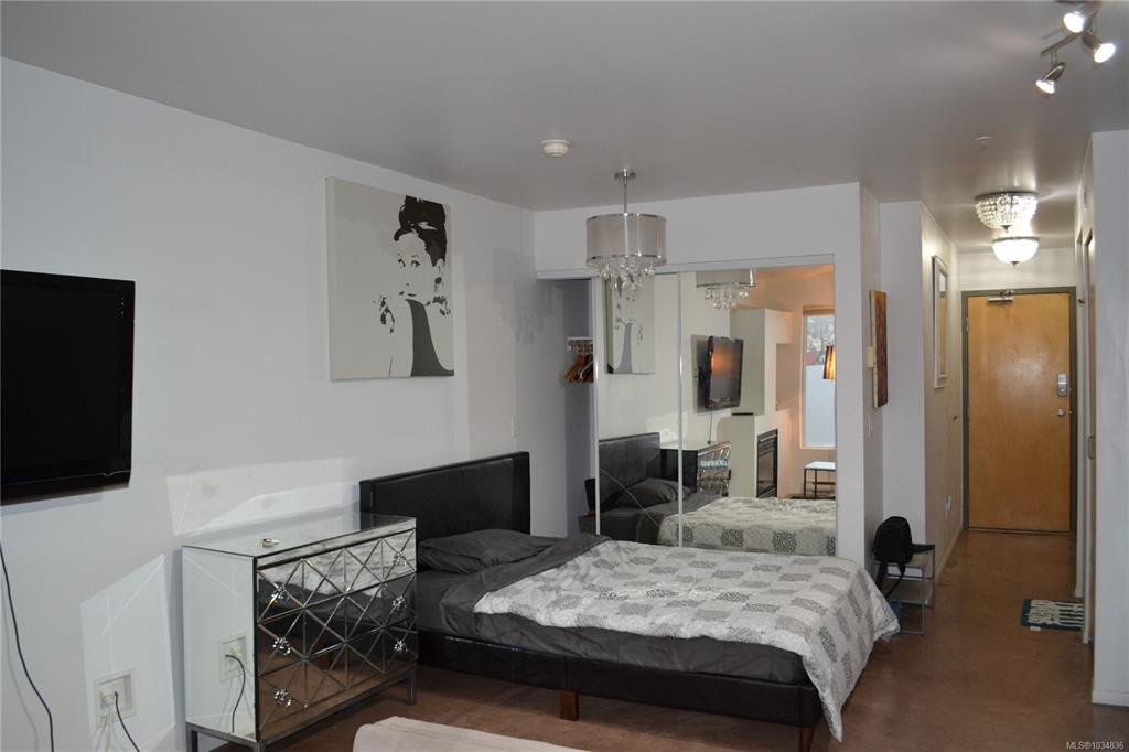 Fourth View of 932 Johnson St, Victoria, BC, V8V 3N4