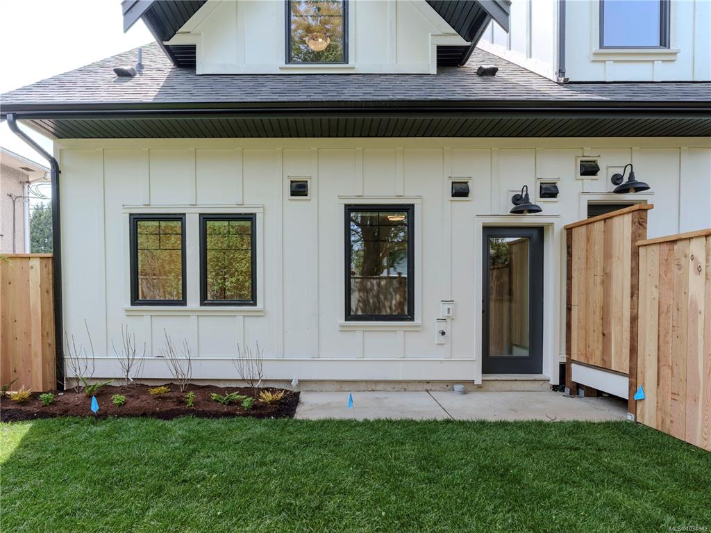 Third View of 1830 Allenby Rd, Saanich, BC, V8R 3B7