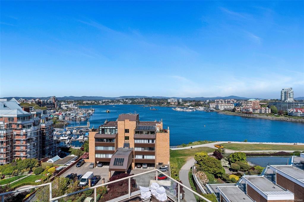 Fourth View of 225 Belleville St, Victoria, BC, V8V 4T9