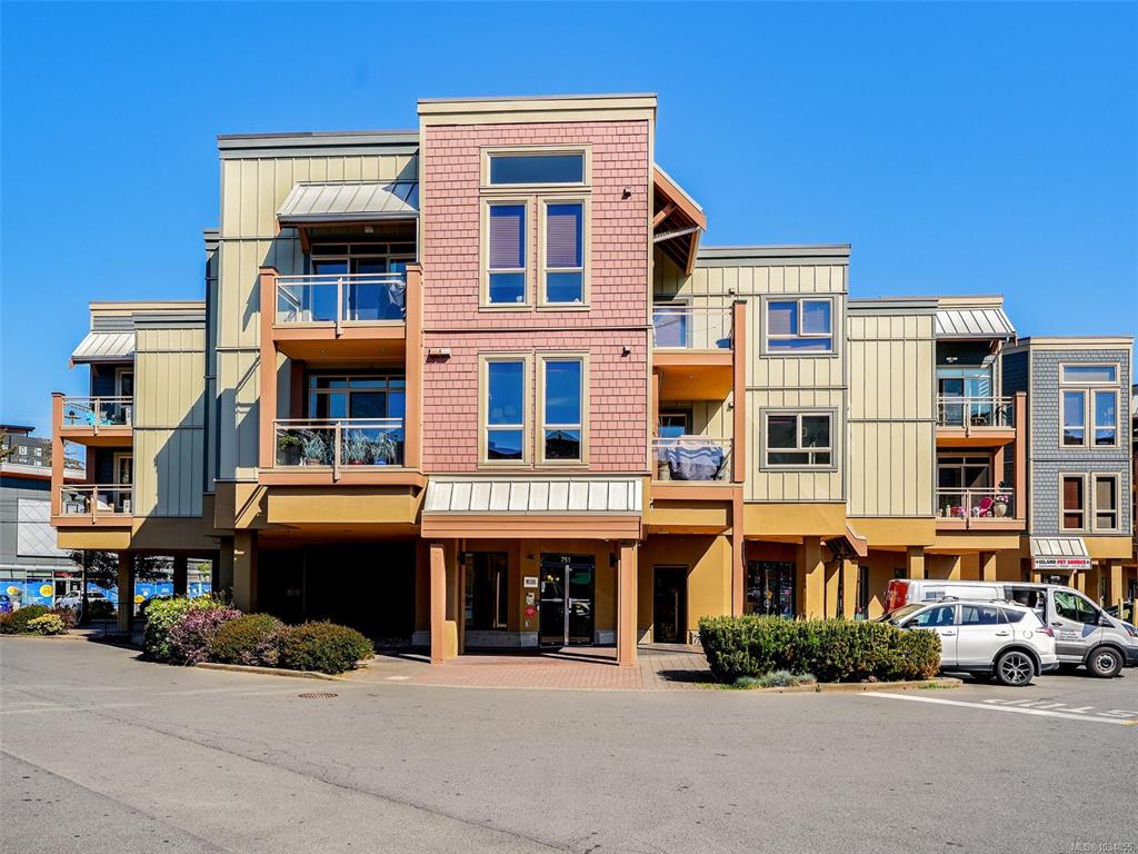 751 Goldstream Ave, 1034855, BC,