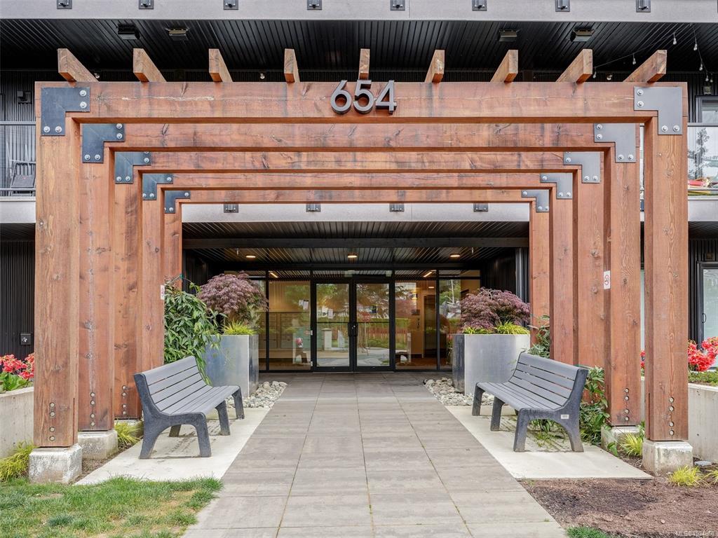 654 Granderson Rd, 1034860, BC,