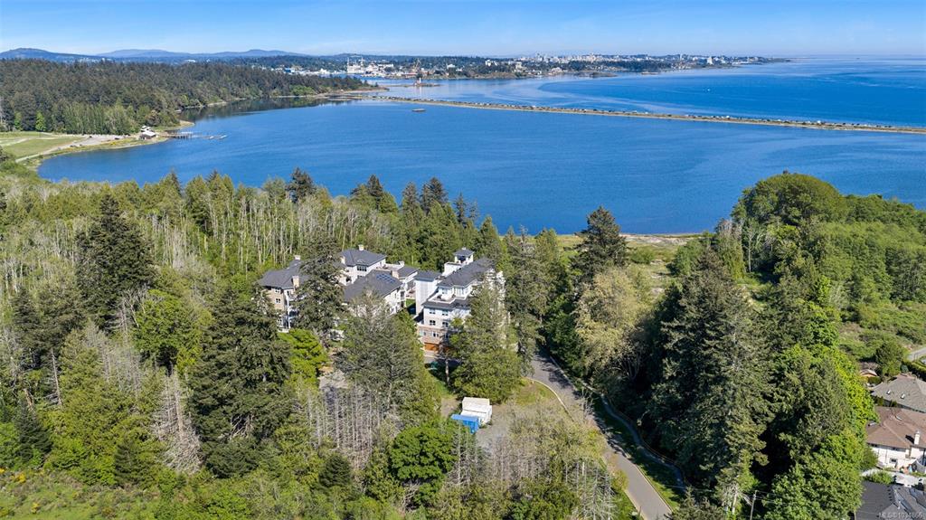 3111 A Havenwood Lane, 1034866, BC,