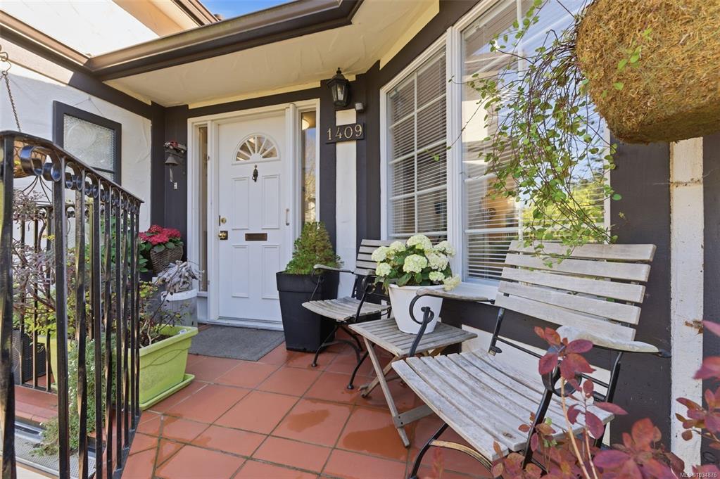 Third View of 1409 Yale St, Rowan Oaks, Oak Bay, BC, V8S 5K6