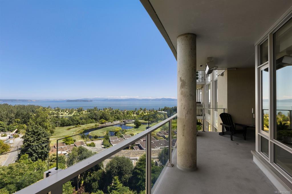 Third View of 5388 Hill Rise Terr, Saanich, BC, V8Y 3K3