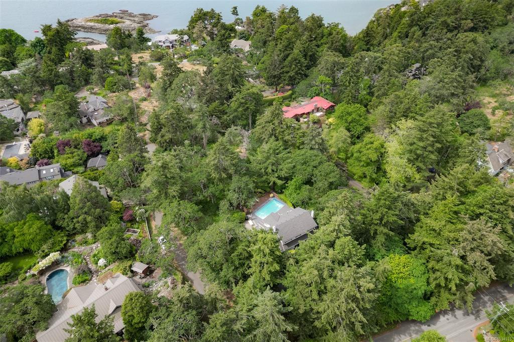 Third View of 2861 Tudor Ave, Saanich, BC, V8N 1L6