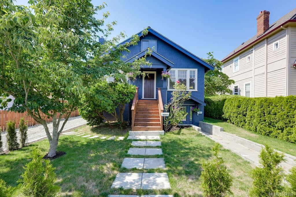 Third View of 525 Simcoe St, Victoria, BC, V8V 1M1