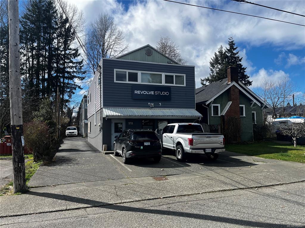 MLS® listing #31230133 for sale located at 571 Mcphee Ave