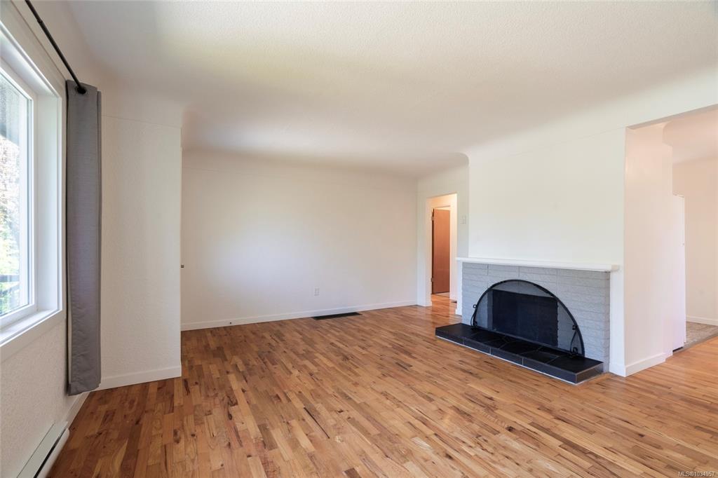 Fifth View of 875 Gladiola Ave, Saanich, BC, V8Z 2T5