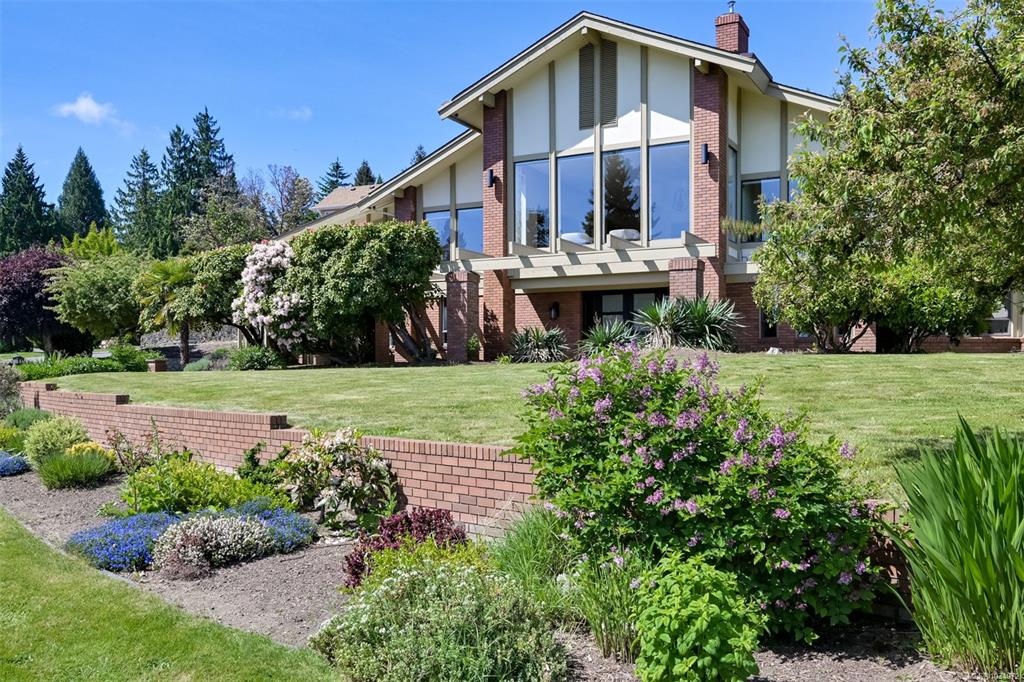8798 Forest Park Dr, 1034972, BC,