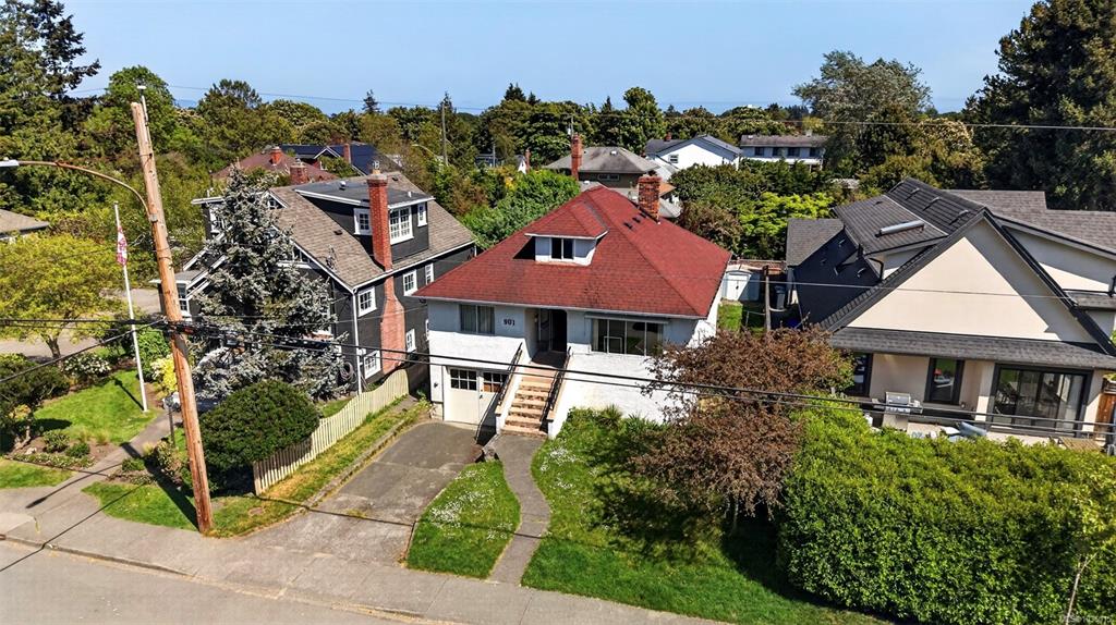 901 Victoria Ave, 1035015, BC,