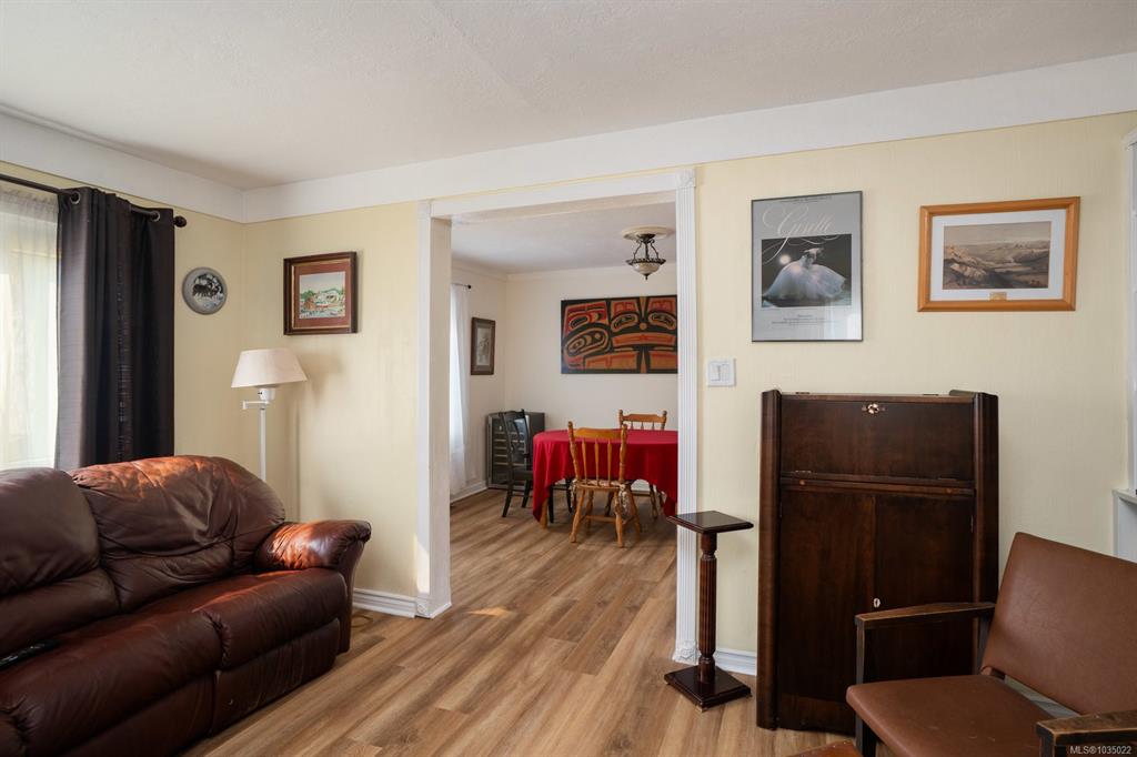 Fifth View of 1256 Walnut St, Victoria, BC, V8T 1N6