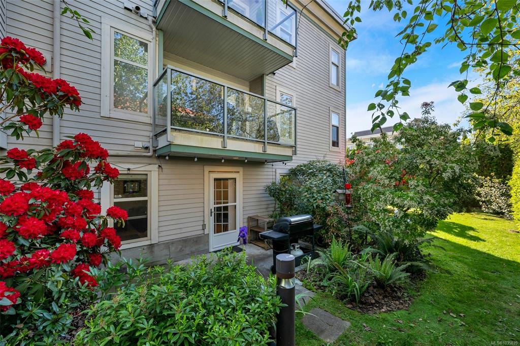 Fifth View of 3160 Albina St, Saanich, BC, V9A 1Z5