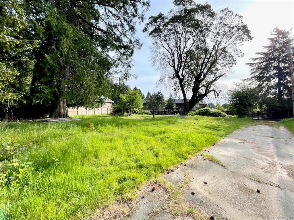 Fourth View of 5225 Santa Clara Ave, Saanich, BC, V8Y 1W6