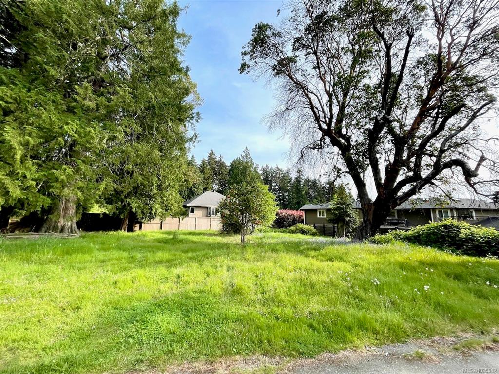 Fifth View of 5225 Santa Clara Ave, Saanich, BC, V8Y 1W6