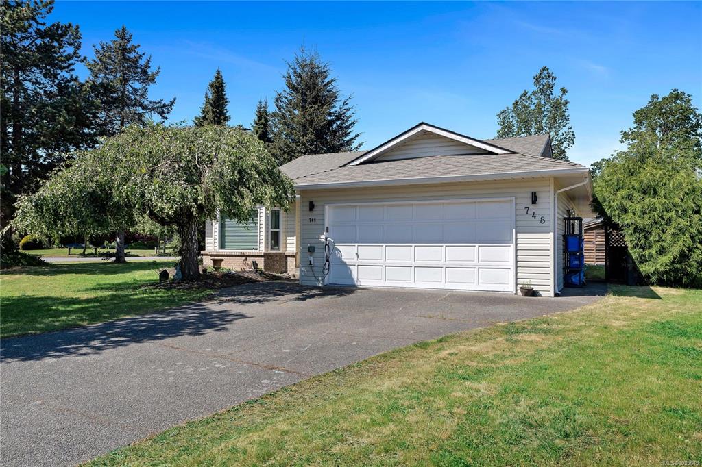 748 Macan Pl, 1035045, BC,