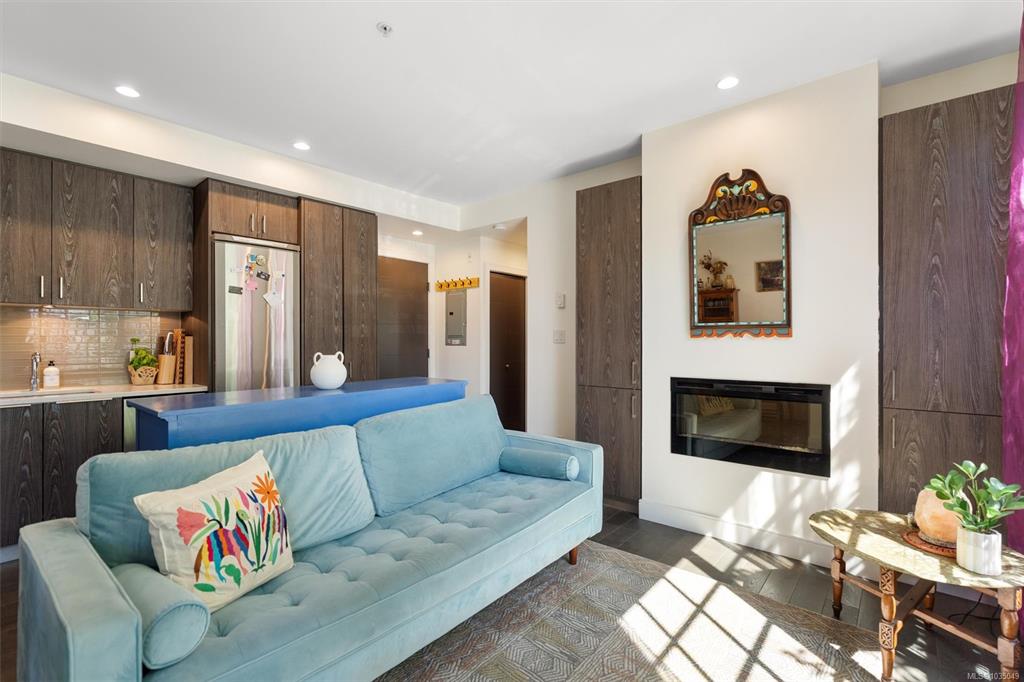 Fourth View of 1011 Burdett Ave, Victoria, BC, V8V 3G9