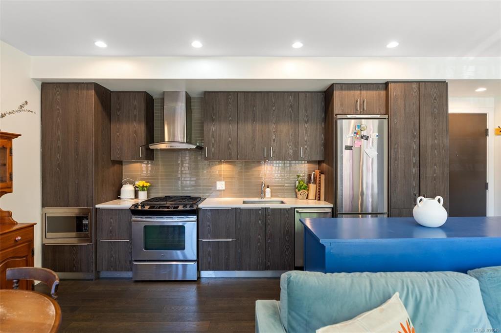 Fifth View of 1011 Burdett Ave, Victoria, BC, V8V 3G9