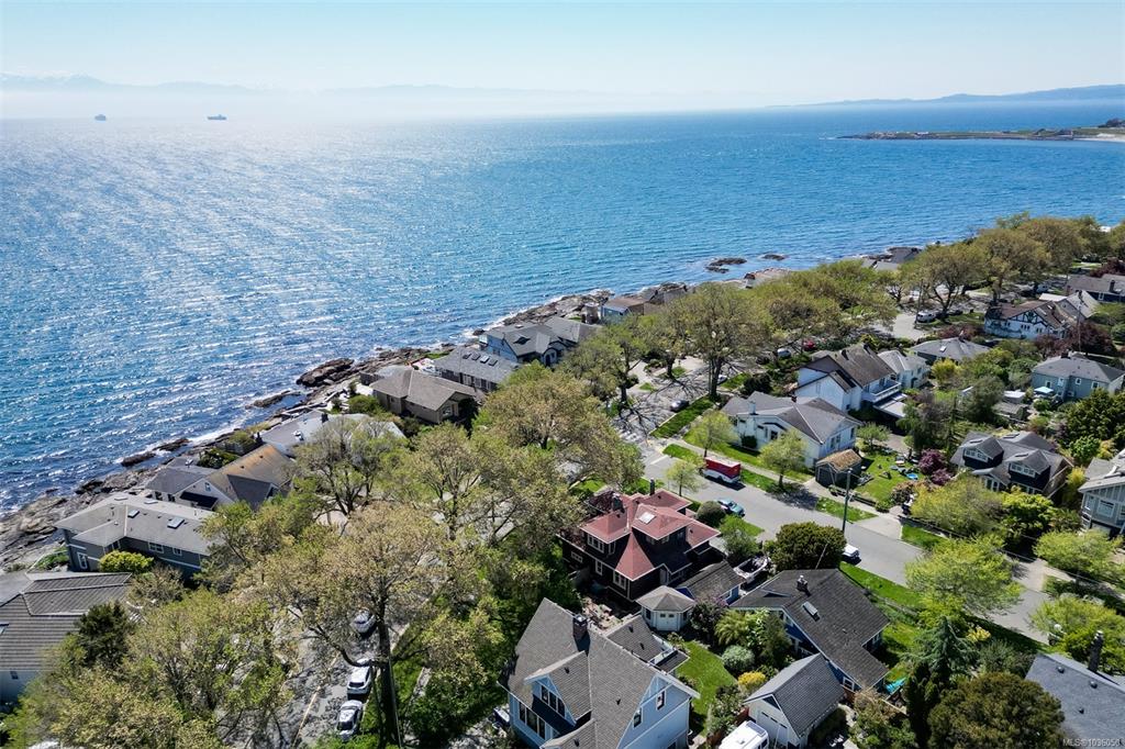 1802 Hollywood Cres, 1036050, BC,