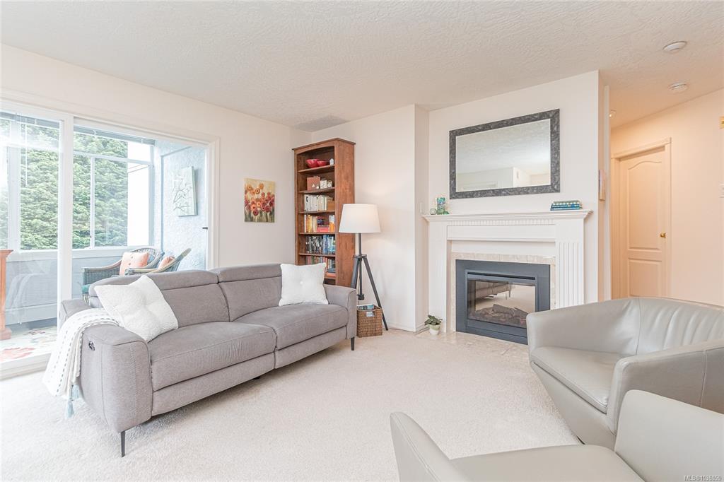 Second View of 3931 Shelbourne St, Saanich, BC, V8P 4H9