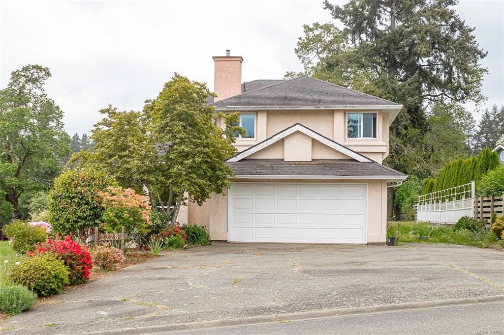 2228 Tarn Pl, 1036065, BC,
