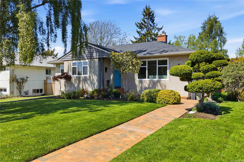 Fourth View of 2228 Pacific Ave, Oak Bay, BC, V8R 2V5