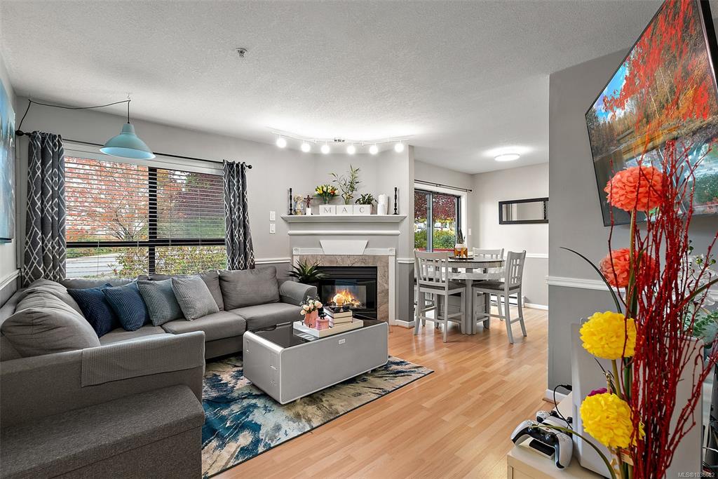 7 Gorge Rd W, 1036082, BC,