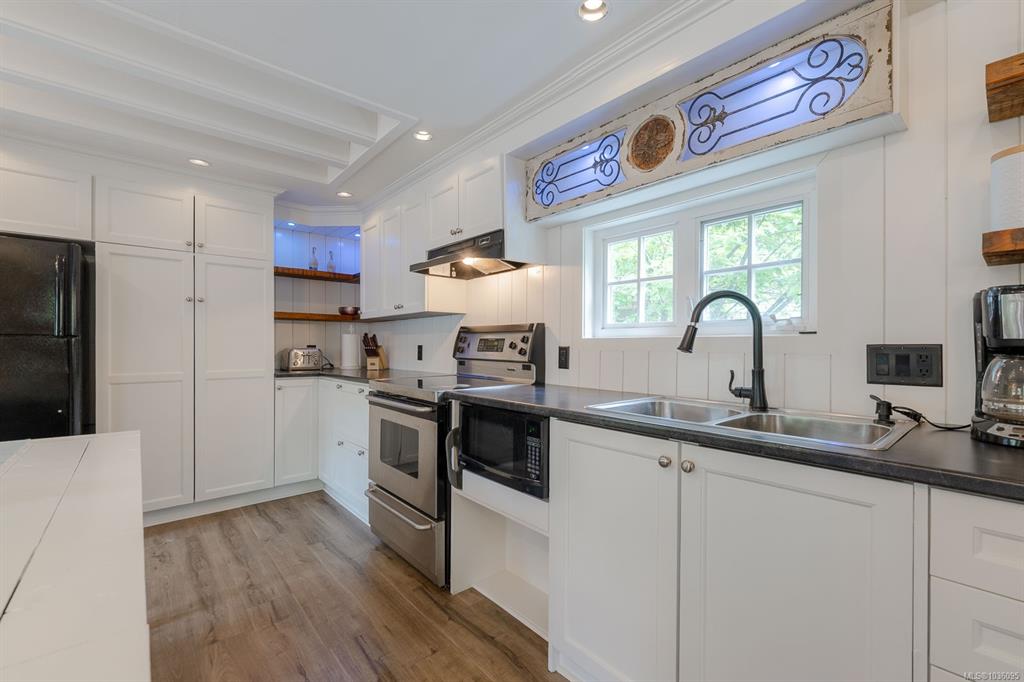 Fourth View of 10325 Lakeshore Rd, Port Alberni, BC, V9Y 8G9