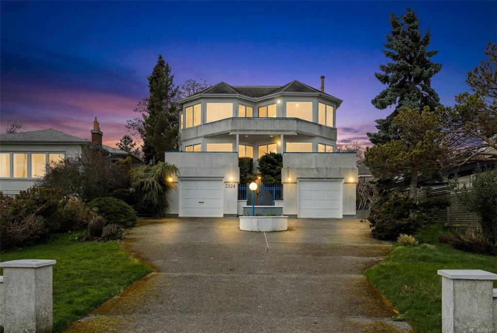Third View of 2524 Esplanade, Oak Bay, BC, V8R 2W3