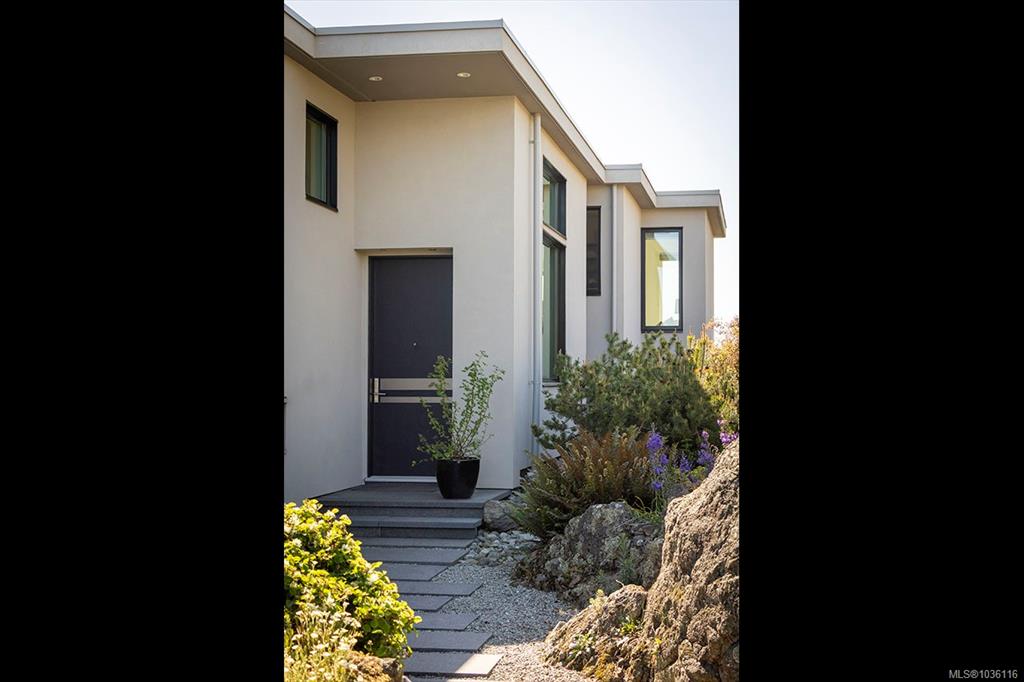 Fifth View of 408 Newport Ave, Oak Bay, BC, V8S 5C5
