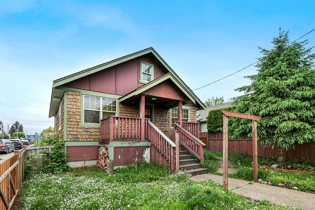 Second View of 989 Fitzgerald Ave, Courtenay, BC, V9N 2R6