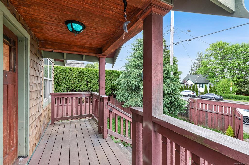 Fifth View of 989 Fitzgerald Ave, Courtenay, BC, V9N 2R6