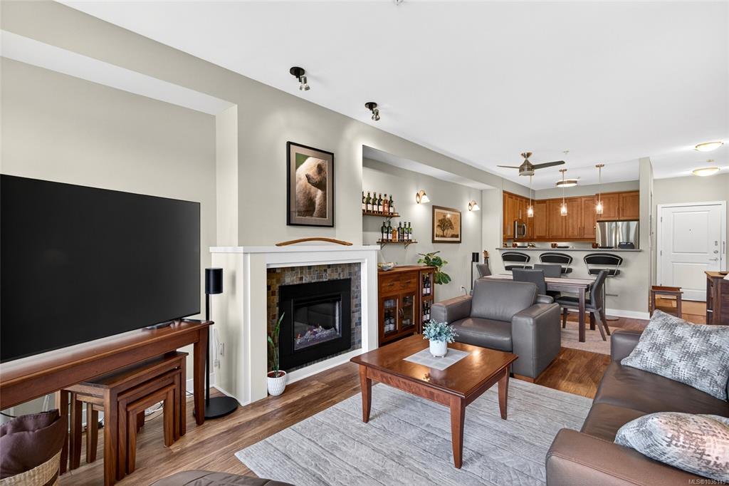 Fourth View of 1115 Craigflower Rd, The Ironwood, Esquimalt, BC, V9A 7R1