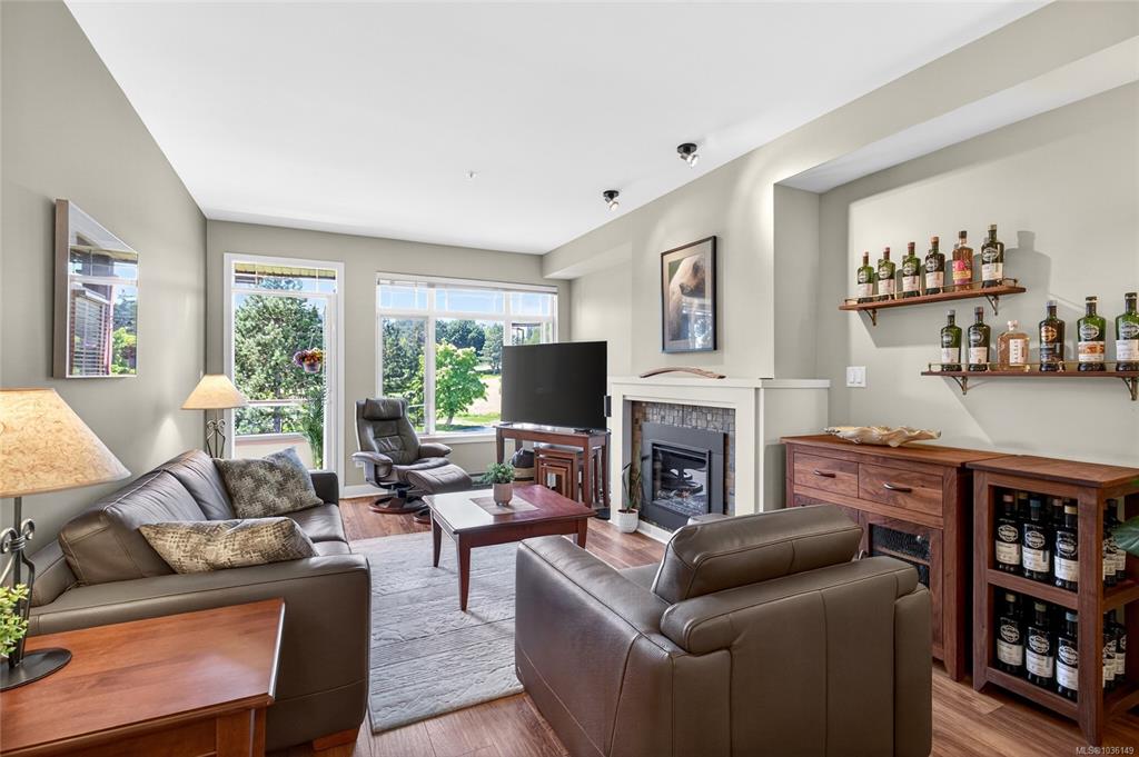 Fifth View of 1115 Craigflower Rd, The Ironwood, Esquimalt, BC, V9A 7R1