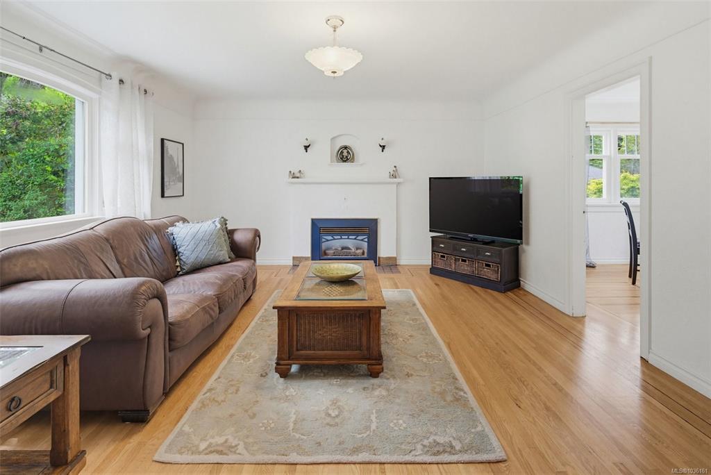 Fourth View of 1250 Rockland Ave, Victoria, BC, V8V 3J2