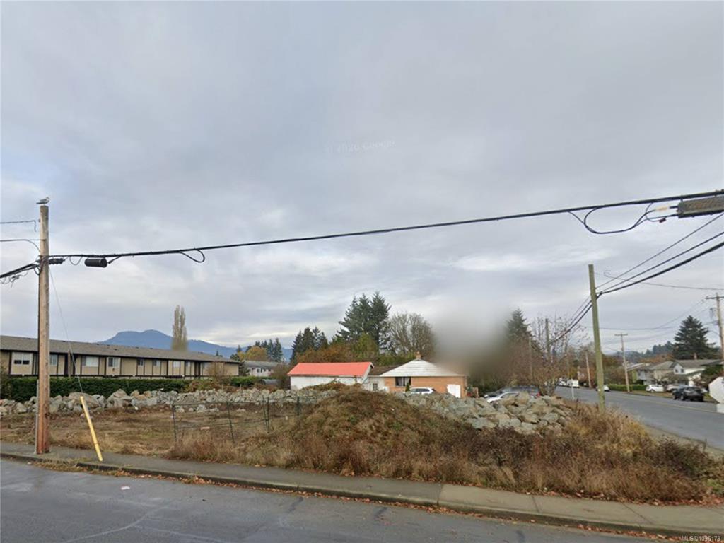 Third View of 5850 Howard Ave, Duncan, BC, V9L 2Y8