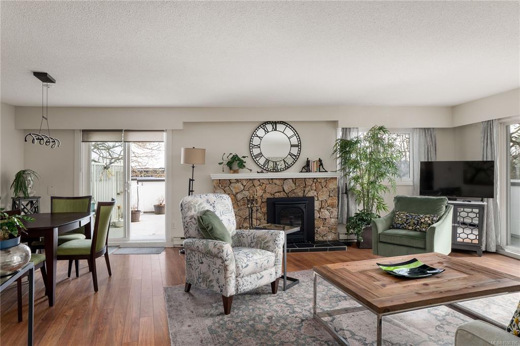 3962 Cedar Hill Rd, 1036196, BC,