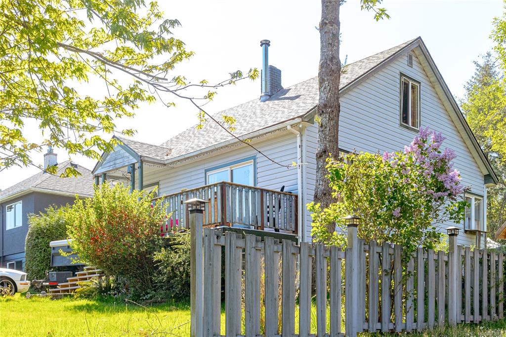 Third View of 44 Arbutus St W, Lake Cowichan, BC, V0R 2G0