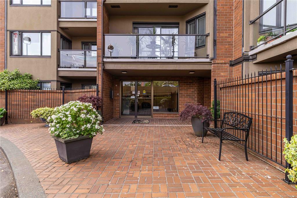 Third View of 103 Gorge Rd E, Victoria, BC, V9A 6Z2