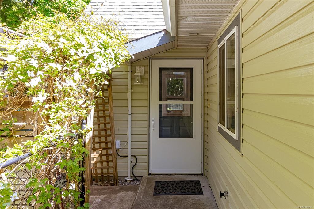 Fifth View of 2196 Phillips Rd, Sooke, BC, V9Z 0Y3