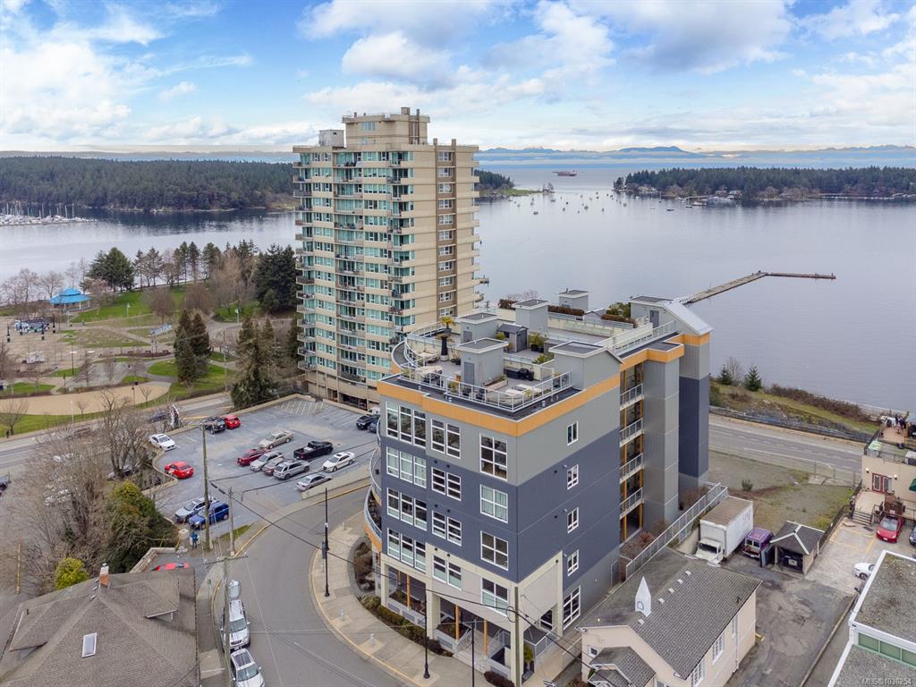 Third View of 10 Chapel St, Nanaimo, BC, V9R 5H2