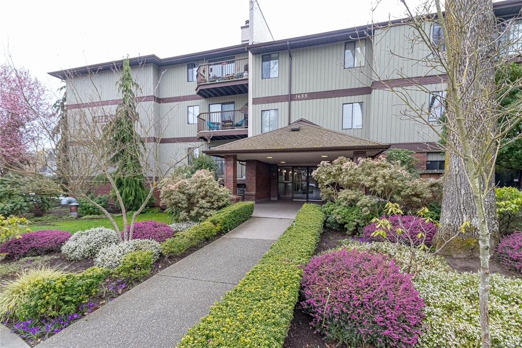 Second View of 1655 Begbie St, Victoria, BC, V8R 1L4