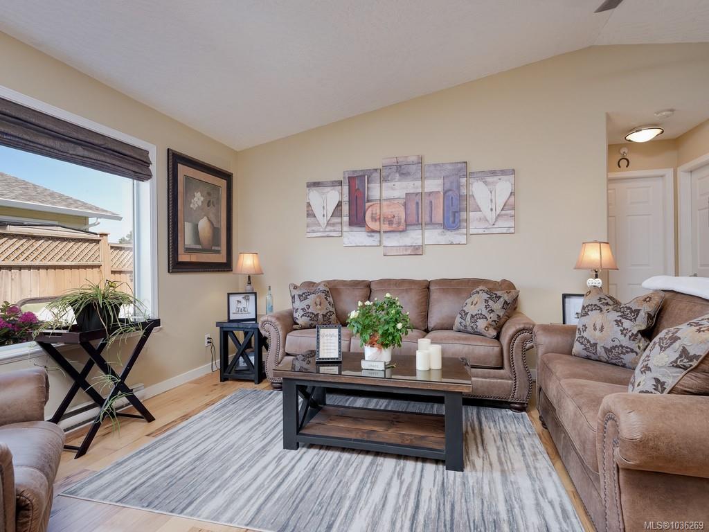 Third View of 7570 Tetayut Rd, Central Saanich, BC, V8M 2H4