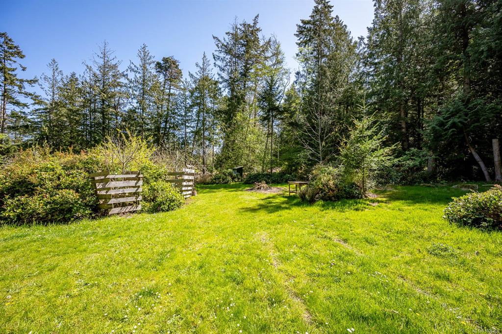Third View of 7690 Anderson Dr, Hornby Island, BC, V0R 1Z0