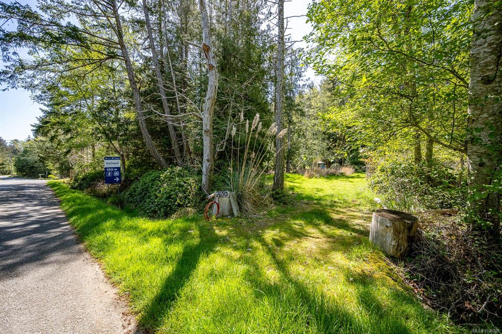 Fourth View of 7690 Anderson Dr, Hornby Island, BC, V0R 1Z0